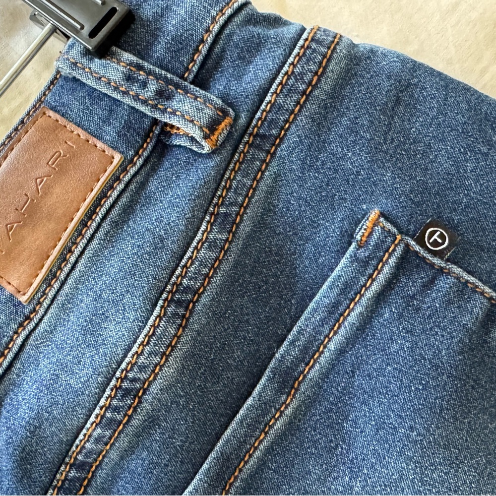 Tahari Women's Blue Straight leg Jeans size 6/28 - Picture 5 of 12